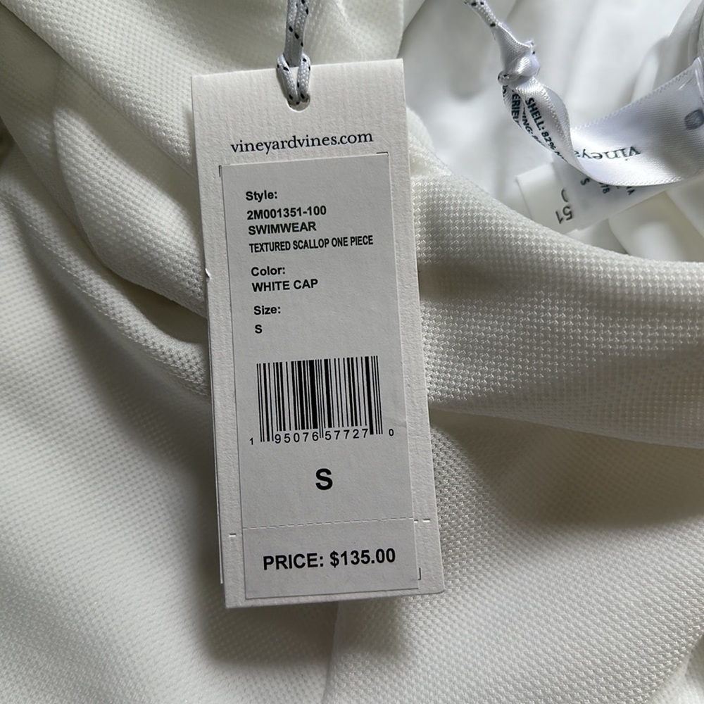 NWT Vineyard vines white Textured Scallop One-Piece swimsuit - Picture 4 of 4